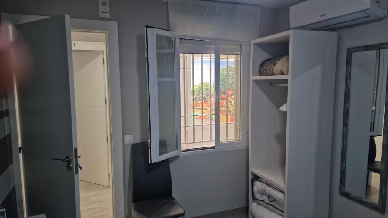 Viana Rooms Cordova Esterno foto